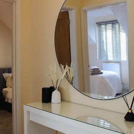 No 1 The Paddock - Spacious With A Hot Tub Holiday home *